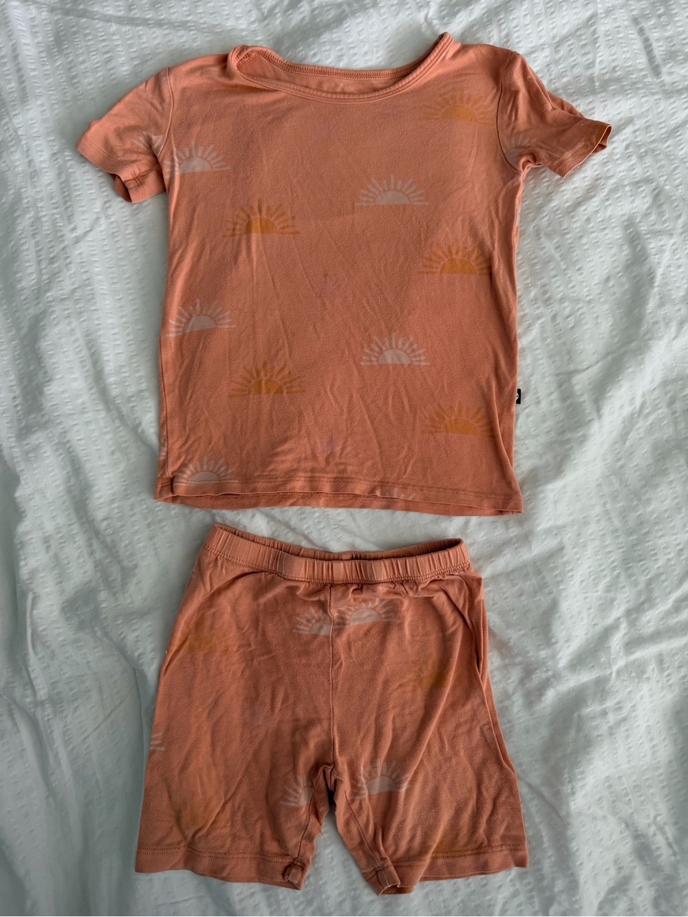Kyte BABY burnt orange suns print pajama set size 4T